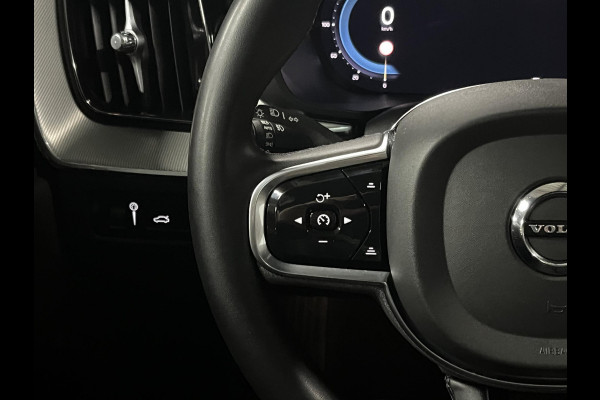 Volvo XC60 2.0 T6 Plug-in hybrid AWD R-Design Trekhaak | Long Range | Open dak | Adapt. cruise | 360 | Head-up | Stuur-/Stoelverwarming | Volvo XC60 2.0 T6 Plug-in hybrid AWD R-Design Trekhaak | Long Range | Open dak | Adapt. cruise | 360 | Head-up | Stuur-/Stoelverwarming |