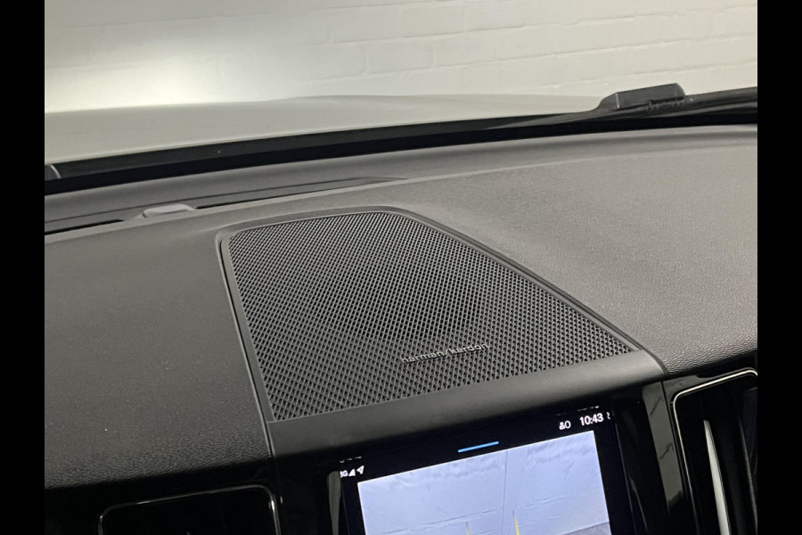 Volvo XC60 2.0 T6 Plug-in hybrid AWD R-Design Trekhaak | Long Range | Open dak | Adapt. cruise | 360 | Head-up | Stuur-/Stoelverwarming | Volvo XC60 2.0 T6 Plug-in hybrid AWD R-Design Trekhaak | Long Range | Open dak | Adapt. cruise | 360 | Head-up | Stuur-/Stoelverwarming |