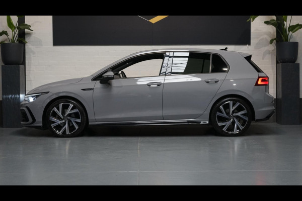 Volkswagen Golf VIII 1.5 eTSI R-Line AUTOMAAT-ACC-AMBIANCE-CAMERA-HARMAN KARDON-IQ LIGHT-KEYLESS-STOELVERWARMING