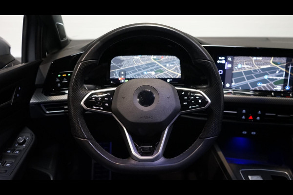 Volkswagen Golf VIII 1.5 eTSI R-Line AUTOMAAT-ACC-AMBIANCE-CAMERA-HARMAN KARDON-IQ LIGHT-KEYLESS-STOELVERWARMING