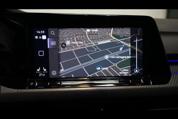 Volkswagen Golf VIII 1.5 eTSI R-Line AUTOMAAT-ACC-AMBIANCE-CAMERA-HARMAN KARDON-IQ LIGHT-KEYLESS-STOELVERWARMING