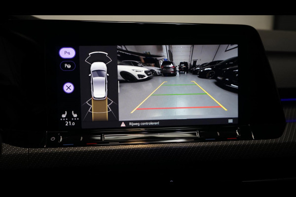 Volkswagen Golf VIII 1.5 eTSI R-Line AUTOMAAT-ACC-AMBIANCE-CAMERA-HARMAN KARDON-IQ LIGHT-KEYLESS-STOELVERWARMING