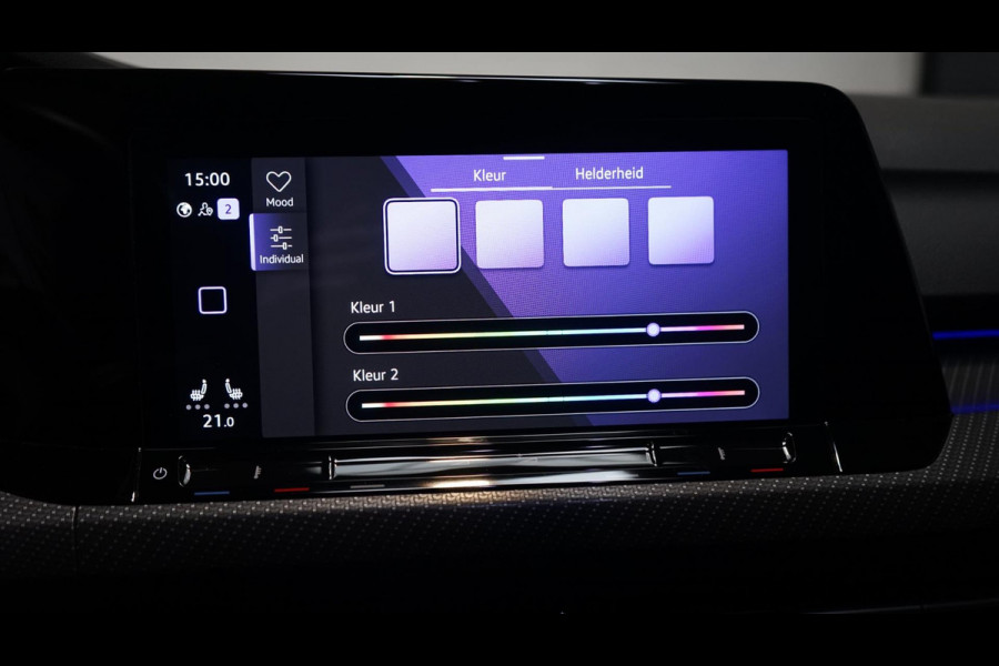 Volkswagen Golf VIII 1.5 eTSI R-Line AUTOMAAT-ACC-AMBIANCE-CAMERA-HARMAN KARDON-IQ LIGHT-KEYLESS-STOELVERWARMING