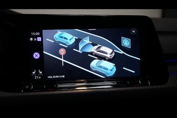 Volkswagen Golf VIII 1.5 eTSI R-Line AUTOMAAT-ACC-AMBIANCE-CAMERA-HARMAN KARDON-IQ LIGHT-KEYLESS-STOELVERWARMING