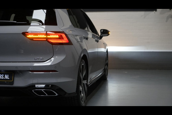 Volkswagen Golf VIII 1.5 eTSI R-Line AUTOMAAT-ACC-AMBIANCE-CAMERA-HARMAN KARDON-IQ LIGHT-KEYLESS-STOELVERWARMING
