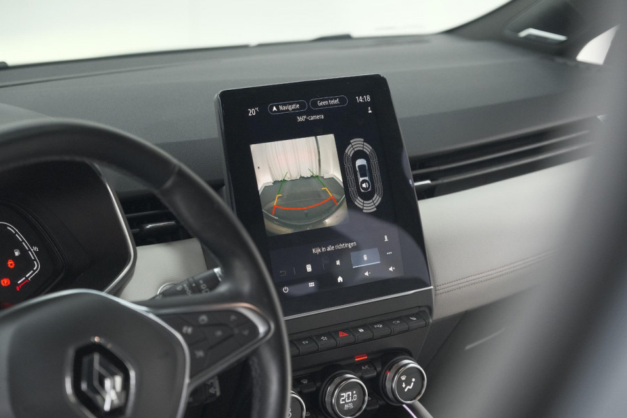 Renault Clio 1.6 E-Tech Hybrid 140 Initiale Paris | Trekhaak | Rondom Camerazicht | Adaptieve Cruise Control | Stoelverwarming