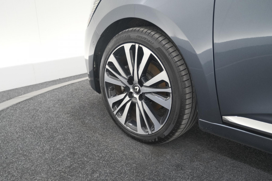 Renault Clio 1.6 E-Tech Hybrid 140 Initiale Paris | Trekhaak | Rondom Camerazicht | Adaptieve Cruise Control | Stoelverwarming