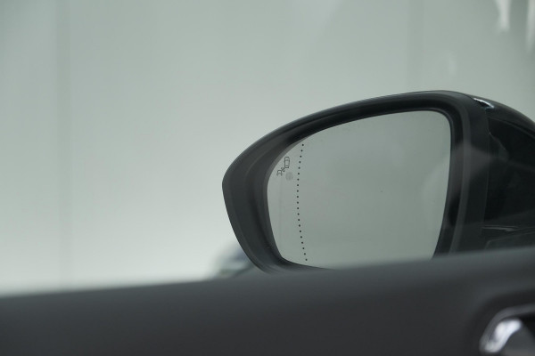 Renault Clio 1.6 E-Tech Hybrid 140 Initiale Paris | Trekhaak | Rondom Camerazicht | Adaptieve Cruise Control | Stoelverwarming