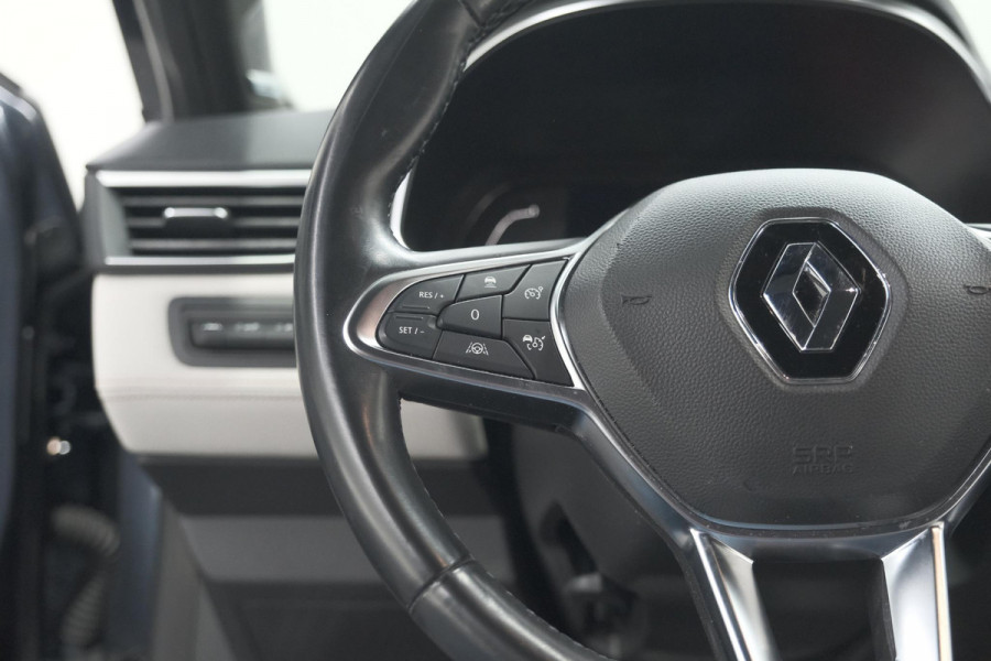 Renault Clio 1.6 E-Tech Hybrid 140 Initiale Paris | Trekhaak | Rondom Camerazicht | Adaptieve Cruise Control | Stoelverwarming