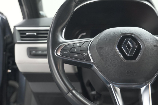 Renault Clio 1.6 E-Tech Hybrid 140 Initiale Paris | Trekhaak | Rondom Camerazicht | Adaptieve Cruise Control | Stoelverwarming