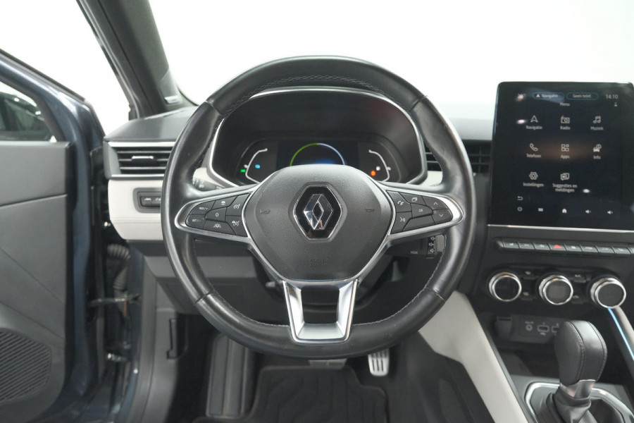 Renault Clio 1.6 E-Tech Hybrid 140 Initiale Paris | Trekhaak | Rondom Camerazicht | Adaptieve Cruise Control | Stoelverwarming