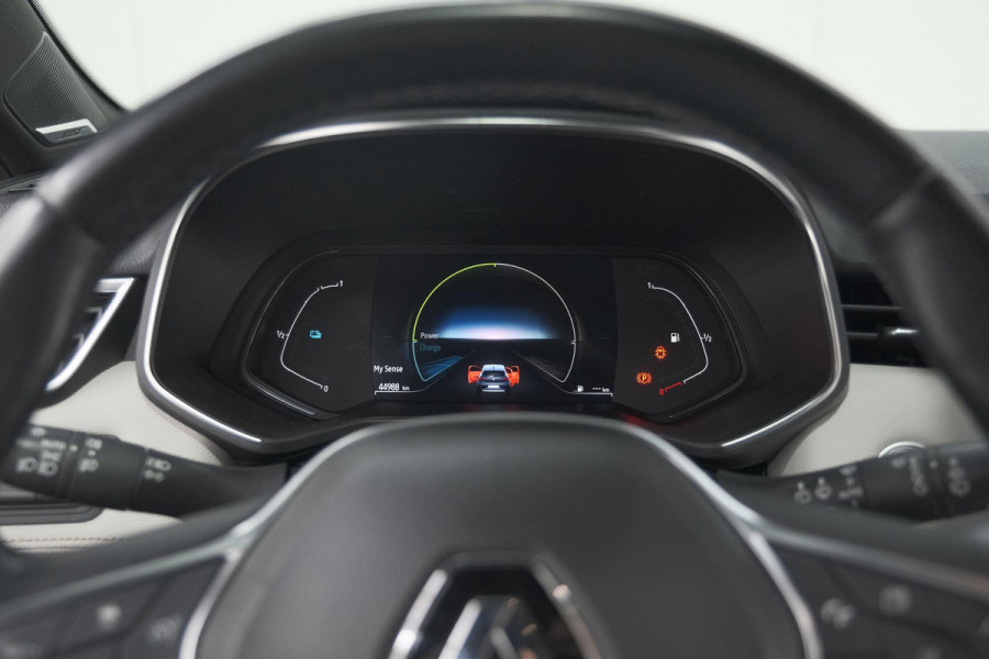 Renault Clio 1.6 E-Tech Hybrid 140 Initiale Paris | Trekhaak | Rondom Camerazicht | Adaptieve Cruise Control | Stoelverwarming