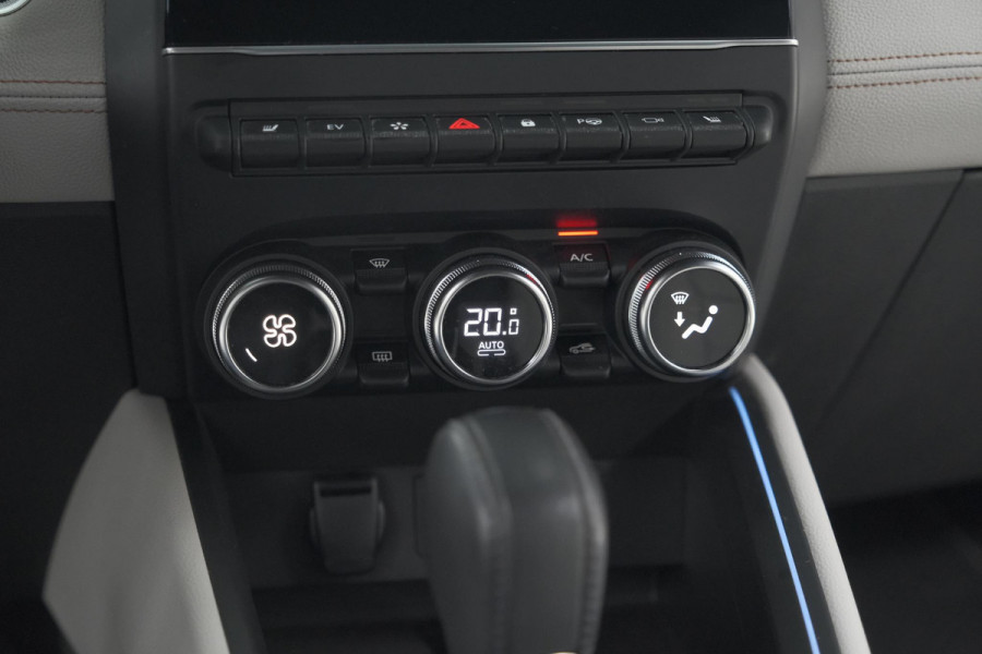 Renault Clio 1.6 E-Tech Hybrid 140 Initiale Paris | Trekhaak | Rondom Camerazicht | Adaptieve Cruise Control | Stoelverwarming