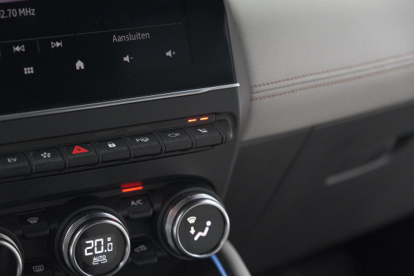 Renault Clio 1.6 E-Tech Hybrid 140 Initiale Paris | Trekhaak | Rondom Camerazicht | Adaptieve Cruise Control | Stoelverwarming