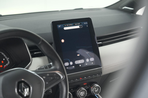 Renault Clio 1.6 E-Tech Hybrid 140 Initiale Paris | Trekhaak | Rondom Camerazicht | Adaptieve Cruise Control | Stoelverwarming