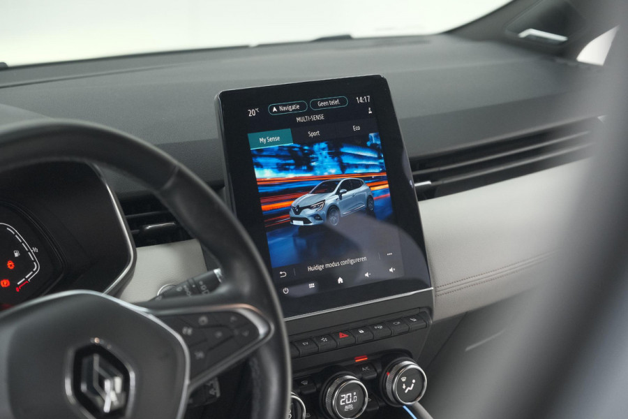 Renault Clio 1.6 E-Tech Hybrid 140 Initiale Paris | Trekhaak | Rondom Camerazicht | Adaptieve Cruise Control | Stoelverwarming