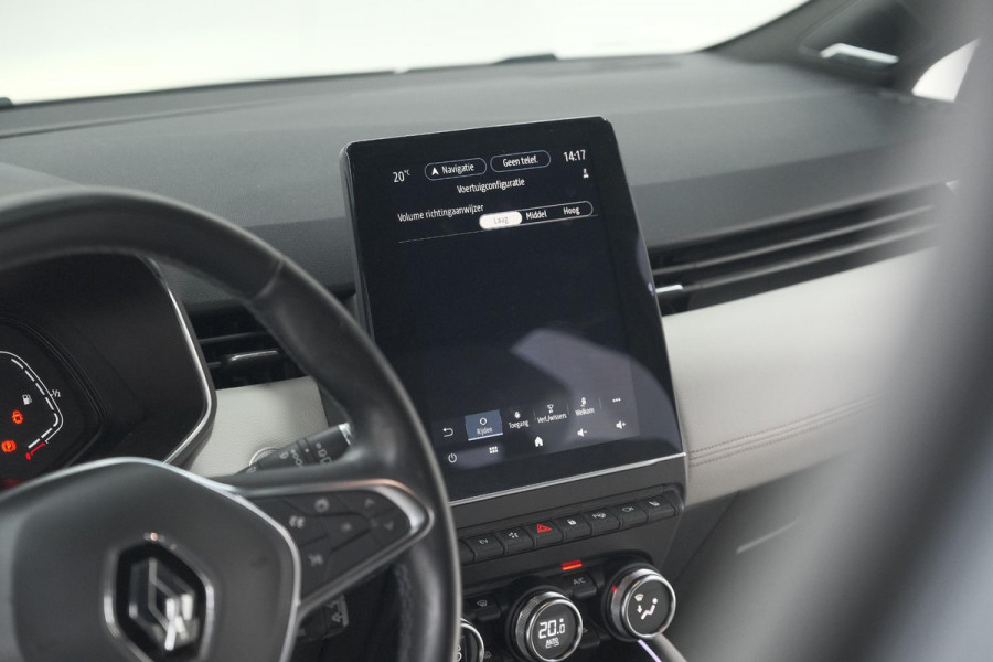 Renault Clio 1.6 E-Tech Hybrid 140 Initiale Paris | Trekhaak | Rondom Camerazicht | Adaptieve Cruise Control | Stoelverwarming