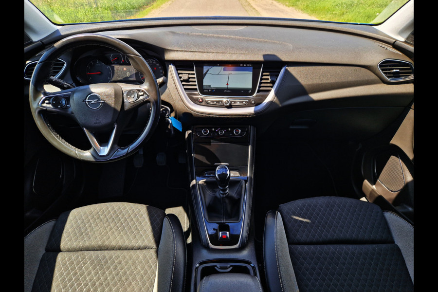 Opel Grandland X 1.2 Turbo - 130 Pk - Euro 6 - Navi - Climate Control Opel Grandland X 1.2 Turbo - 130 Pk - Euro 6 - Navi - Climate Control