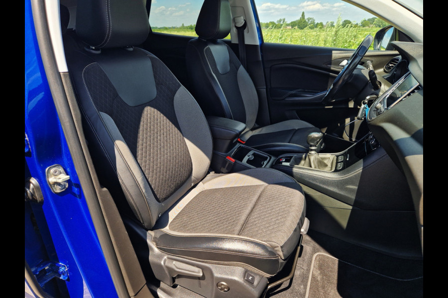 Opel Grandland X 1.2 Turbo - 130 Pk - Euro 6 - Navi - Climate Control Opel Grandland X 1.2 Turbo - 130 Pk - Euro 6 - Navi - Climate Control