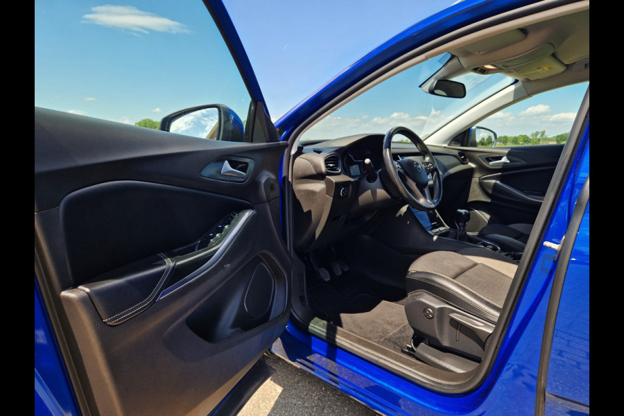 Opel Grandland X 1.2 Turbo - 130 Pk - Euro 6 - Navi - Climate Control Opel Grandland X 1.2 Turbo - 130 Pk - Euro 6 - Navi - Climate Control