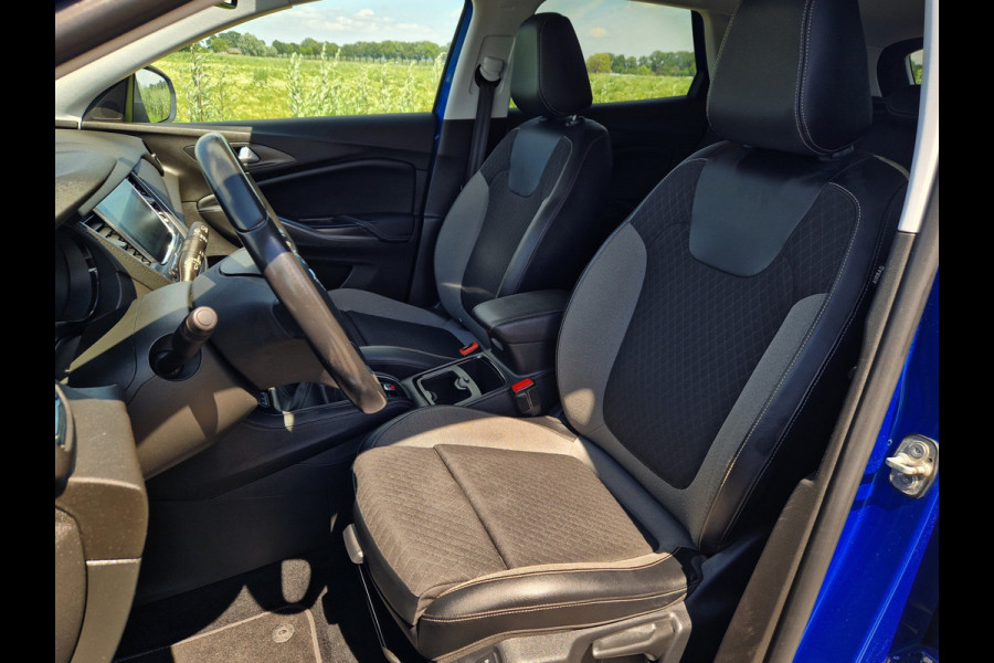 Opel Grandland X 1.2 Turbo - 130 Pk - Euro 6 - Navi - Climate Control Opel Grandland X 1.2 Turbo - 130 Pk - Euro 6 - Navi - Climate Control