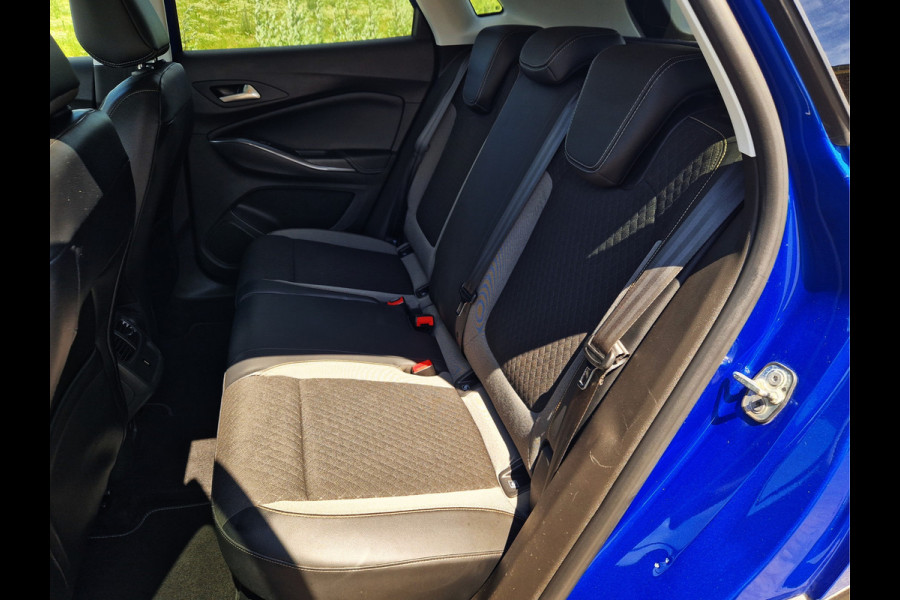 Opel Grandland X 1.2 Turbo - 130 Pk - Euro 6 - Navi - Climate Control Opel Grandland X 1.2 Turbo - 130 Pk - Euro 6 - Navi - Climate Control