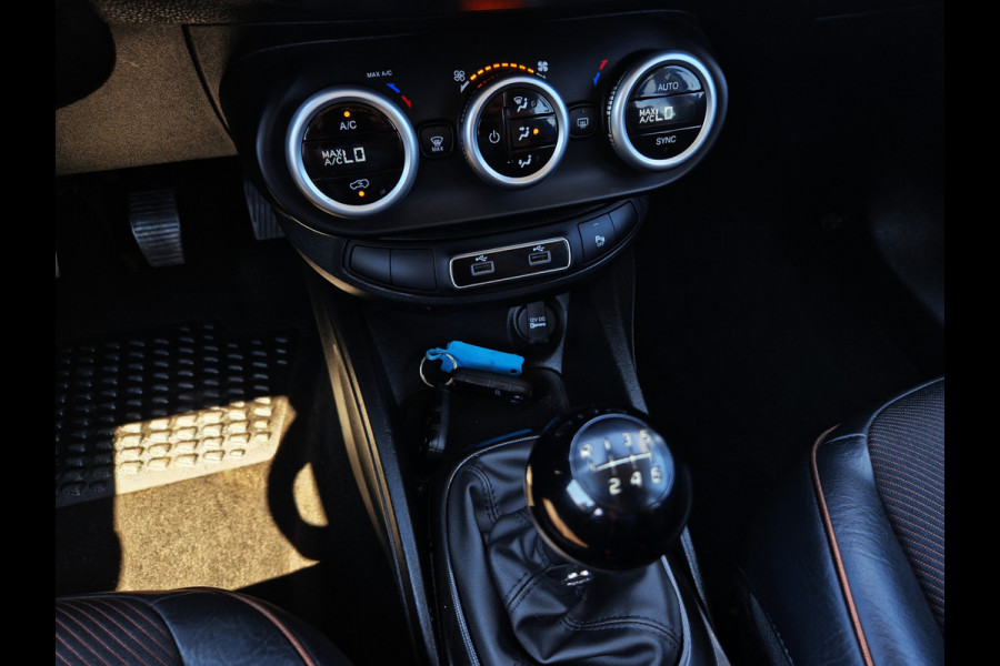 Fiat 500X 1.0 GSE Lounge - 120 Pk - Euro 6 - Navi - Climate Control Fiat 500X 1.0 GSE Lounge - 120 Pk - Euro 6 - Navi - Climate Control