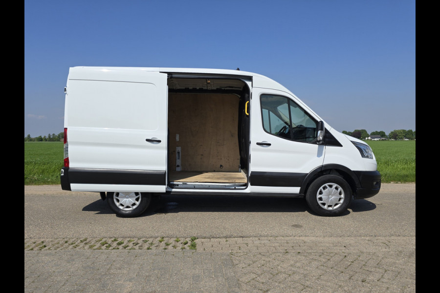 Ford Transit 350 2.0 TDCI L2 H2 - 130 Pk - Euro 6 - Airco - Cruise Control Ford Transit 350 2.0 TDCI L2 H2 - 130 Pk - Euro 6 - Airco - Cruise Control