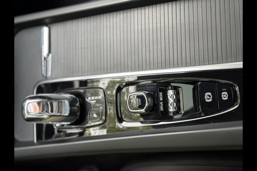 Volvo XC60 2.0 T8 Twin Engine AWD Inscription l Pano l Camera l Trekhaak l Luchtvering l Volleder l LED l ACC l Volvo XC60 2.0 T8 Twin Engine AWD Inscription l Pano l Camera l Trekhaak l Luchtvering l Volleder l LED l ACC l