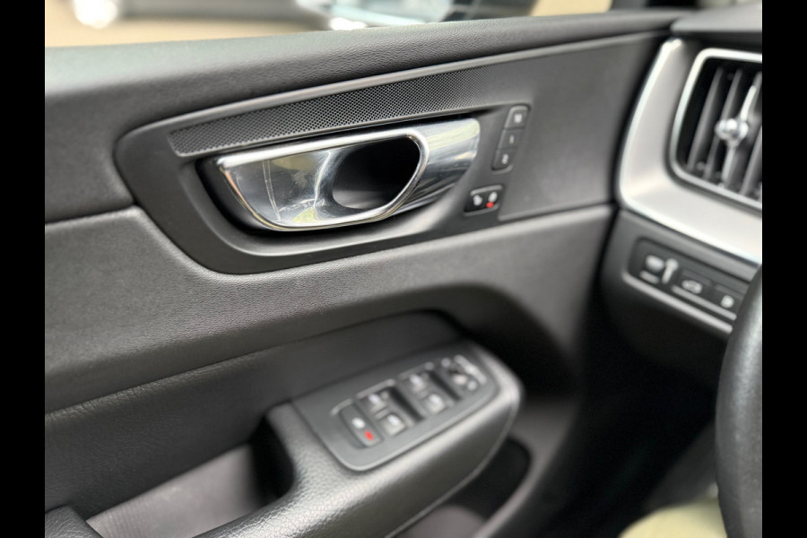 Volvo XC60 2.0 T8 Twin Engine AWD Inscription l Pano l Camera l Trekhaak l Luchtvering l Volleder l LED l ACC l Volvo XC60 2.0 T8 Twin Engine AWD Inscription l Pano l Camera l Trekhaak l Luchtvering l Volleder l LED l ACC l