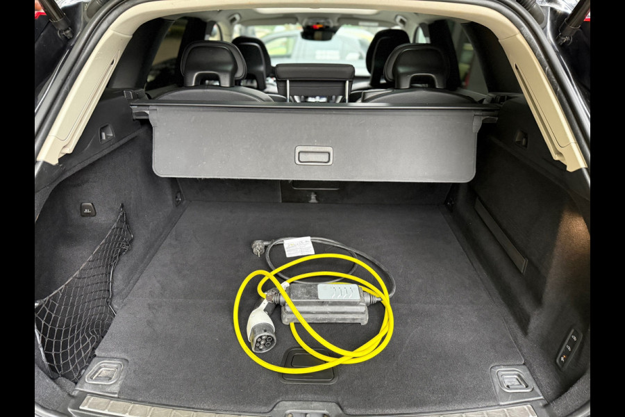 Volvo XC60 2.0 T8 Twin Engine AWD Inscription l Pano l Camera l Trekhaak l Luchtvering l Volleder l LED l ACC l Volvo XC60 2.0 T8 Twin Engine AWD Inscription l Pano l Camera l Trekhaak l Luchtvering l Volleder l LED l ACC l