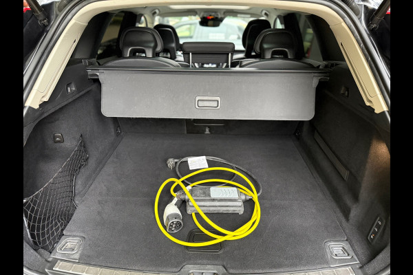 Volvo XC60 2.0 T8 Twin Engine AWD Inscription l Pano l Camera l Trekhaak l Luchtvering l Volleder l LED l ACC l Volvo XC60 2.0 T8 Twin Engine AWD Inscription l Pano l Camera l Trekhaak l Luchtvering l Volleder l LED l ACC l