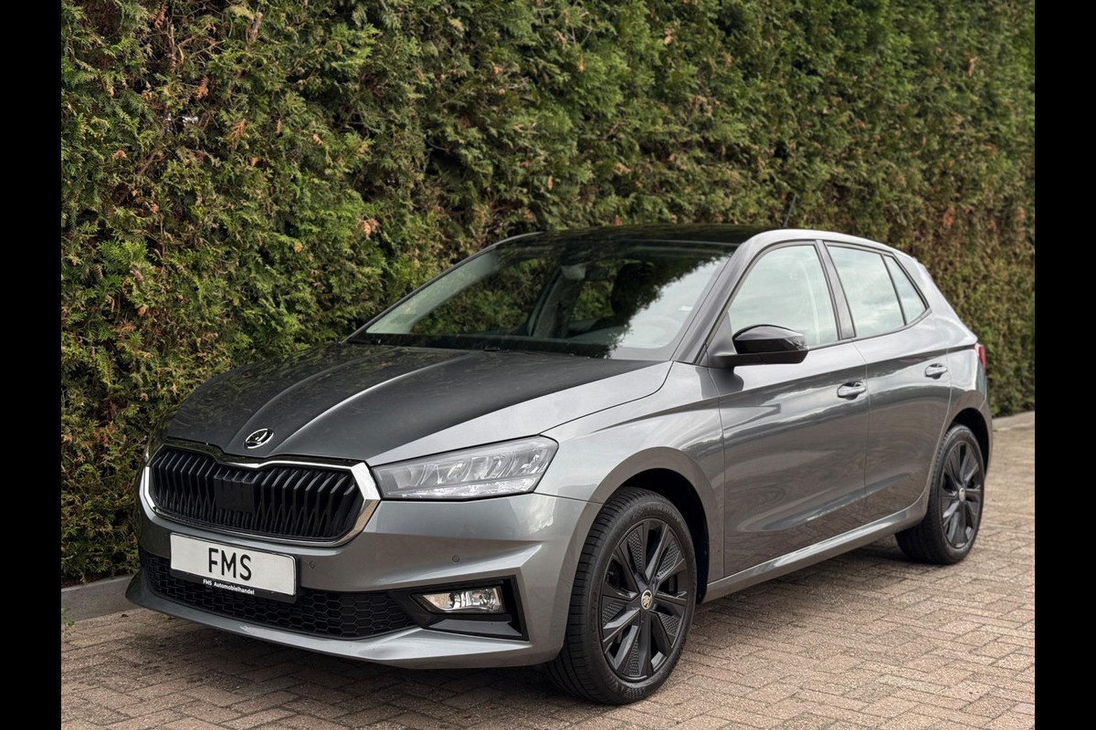 Škoda Fabia 1.0 TSI Selection CarPlay Camera Škoda Fabia 1.0 TSI Selection CarPlay Camera