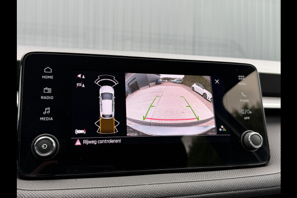 Škoda Fabia 1.0 TSI Selection CarPlay Camera Škoda Fabia 1.0 TSI Selection CarPlay Camera