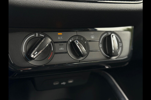 Škoda Fabia 1.0 TSI Selection CarPlay Camera Škoda Fabia 1.0 TSI Selection CarPlay Camera