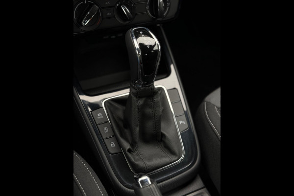 Škoda Fabia 1.0 TSI Selection CarPlay Camera Škoda Fabia 1.0 TSI Selection CarPlay Camera