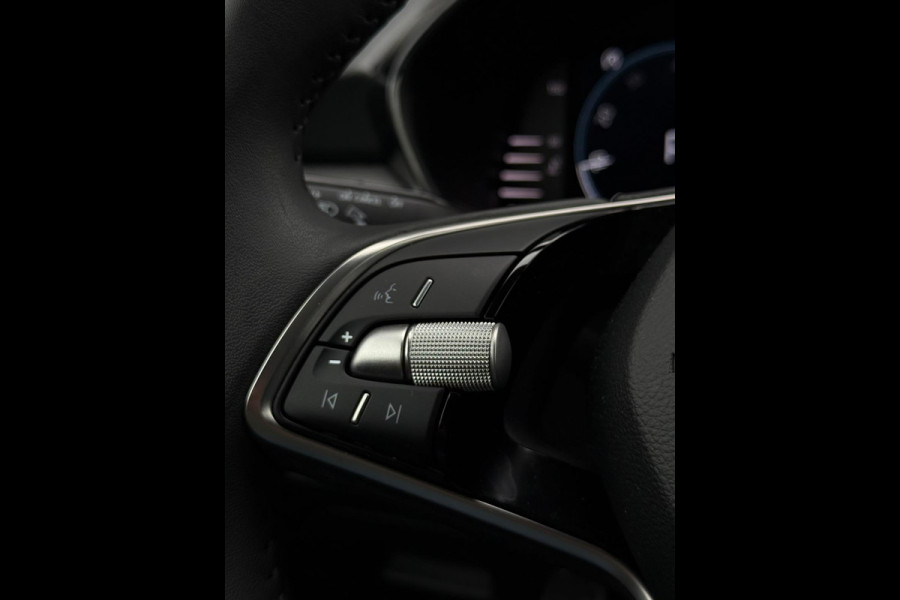 Škoda Fabia 1.0 TSI Selection CarPlay Camera Škoda Fabia 1.0 TSI Selection CarPlay Camera