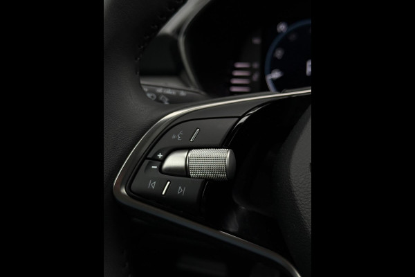 Škoda Fabia 1.0 TSI Selection CarPlay Camera Škoda Fabia 1.0 TSI Selection CarPlay Camera