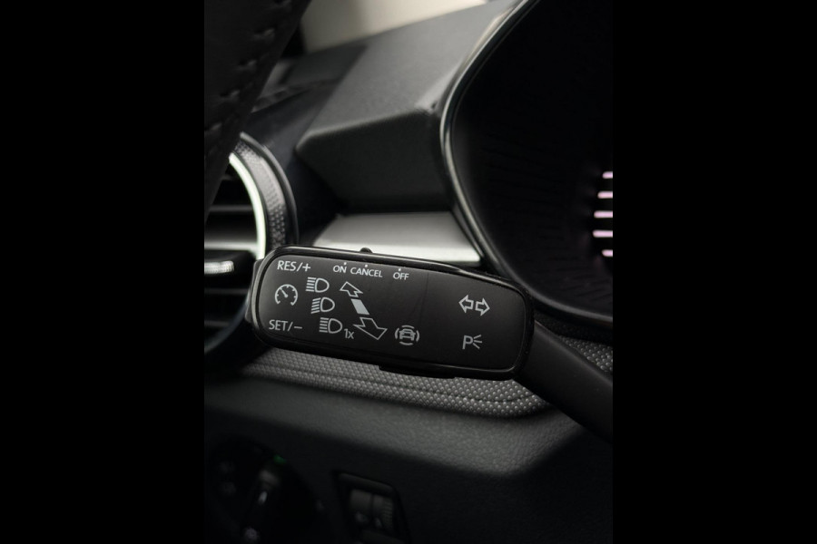Škoda Fabia 1.0 TSI Selection CarPlay Camera Škoda Fabia 1.0 TSI Selection CarPlay Camera