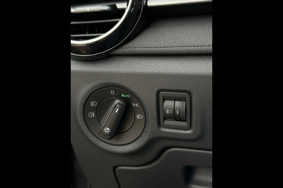 Škoda Fabia 1.0 TSI Selection CarPlay Camera Škoda Fabia 1.0 TSI Selection CarPlay Camera