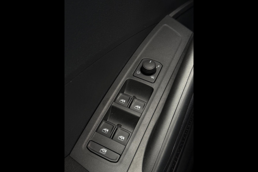 Škoda Fabia 1.0 TSI Selection CarPlay Camera Škoda Fabia 1.0 TSI Selection CarPlay Camera