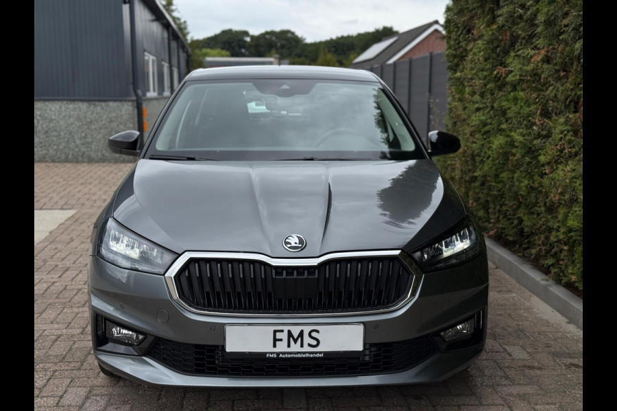 Škoda Fabia 1.0 TSI Selection CarPlay Camera Škoda Fabia 1.0 TSI Selection CarPlay Camera