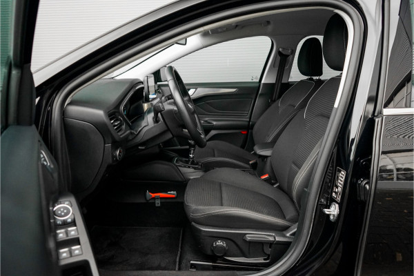 Ford Focus 1.0 EcoBoost Titanium Business PDC Navi 16" Ford Focus 1.0 EcoBoost Titanium Business PDC Navi 16"