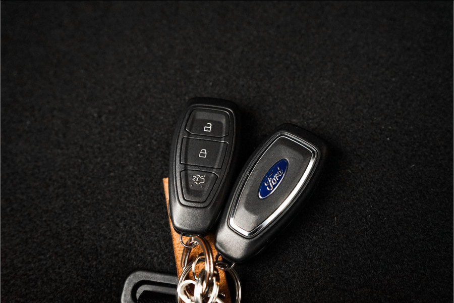 Ford Focus 1.0 EcoBoost Titanium Business PDC Navi 16" Ford Focus 1.0 EcoBoost Titanium Business PDC Navi 16"
