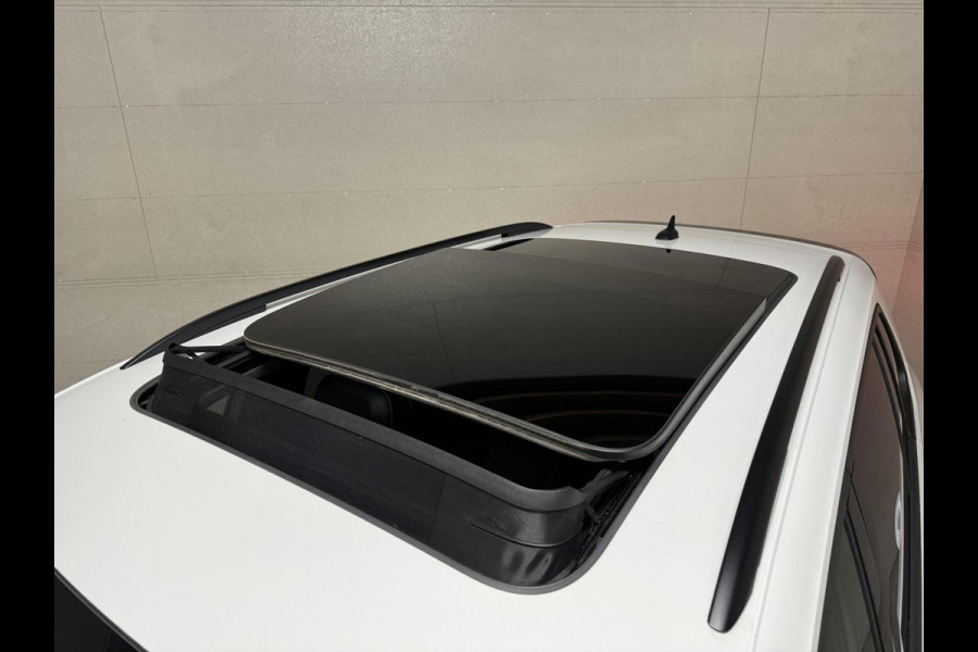 Volkswagen Tiguan 1.5 TSI R-Line Black Edition Pano Virtual Dynaudio 360° NAP Volkswagen Tiguan 1.5 TSI R-Line Black Edition Pano Virtual Dynaudio 360° NAP