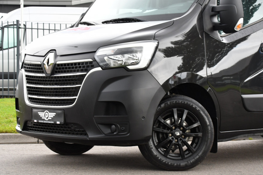 Renault Master T35 2.3 dCi 180 L2H2 Black Edition Camera, Cruise, Carplay, 2 x Schuifdeur, 180pk, Automaat, Trekhaak, Multimedia, Uniek!