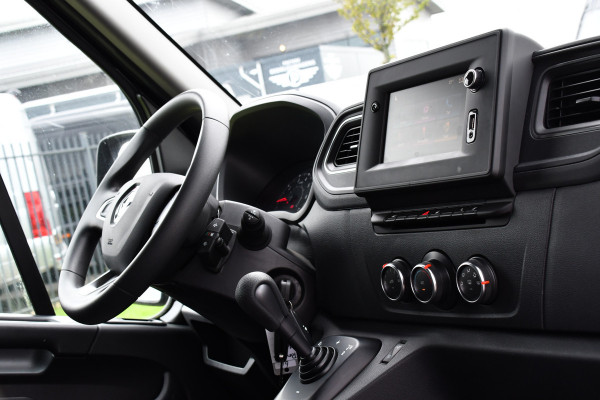 Renault Master T35 2.3 dCi 180 L2H2 Black Edition Camera, Cruise, Carplay, 2 x Schuifdeur, 180pk, Automaat, Trekhaak, Multimedia, Uniek!