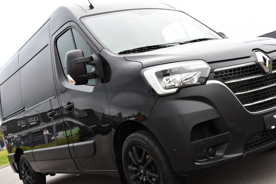 Renault Master T35 2.3 dCi 180 L2H2 Black Edition Camera, Cruise, Carplay, 2 x Schuifdeur, 180pk, Automaat, Trekhaak, Multimedia, Uniek!