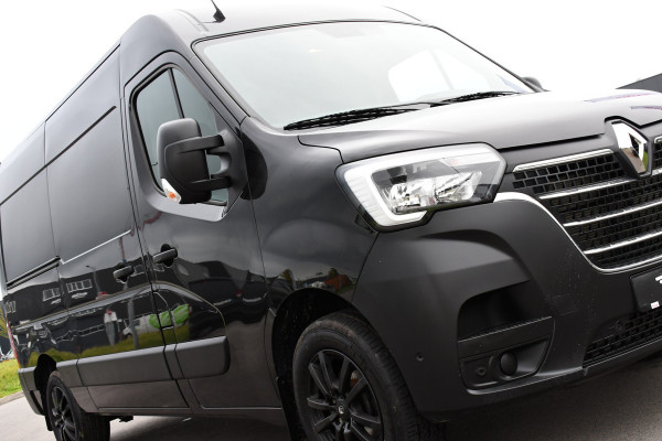Renault Master T35 2.3 dCi 180 L2H2 Black Edition Camera, Cruise, Carplay, 2 x Schuifdeur, 180pk, Automaat, Trekhaak, Multimedia, Uniek!