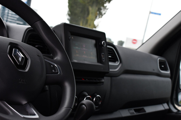 Renault Master T35 2.3 dCi 180 L2H2 Black Edition Camera, Cruise, Carplay, 2 x Schuifdeur, 180pk, Automaat, Trekhaak, Multimedia, Uniek!